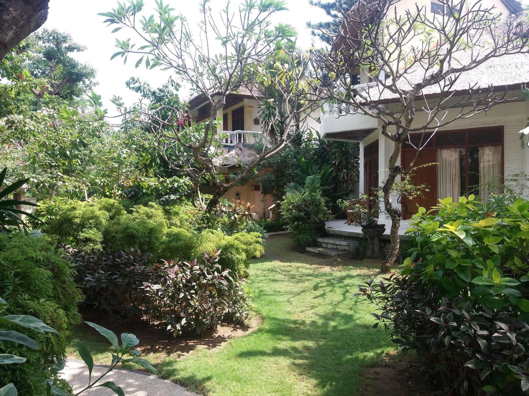 The Sari Beach Legian  Exterior photo